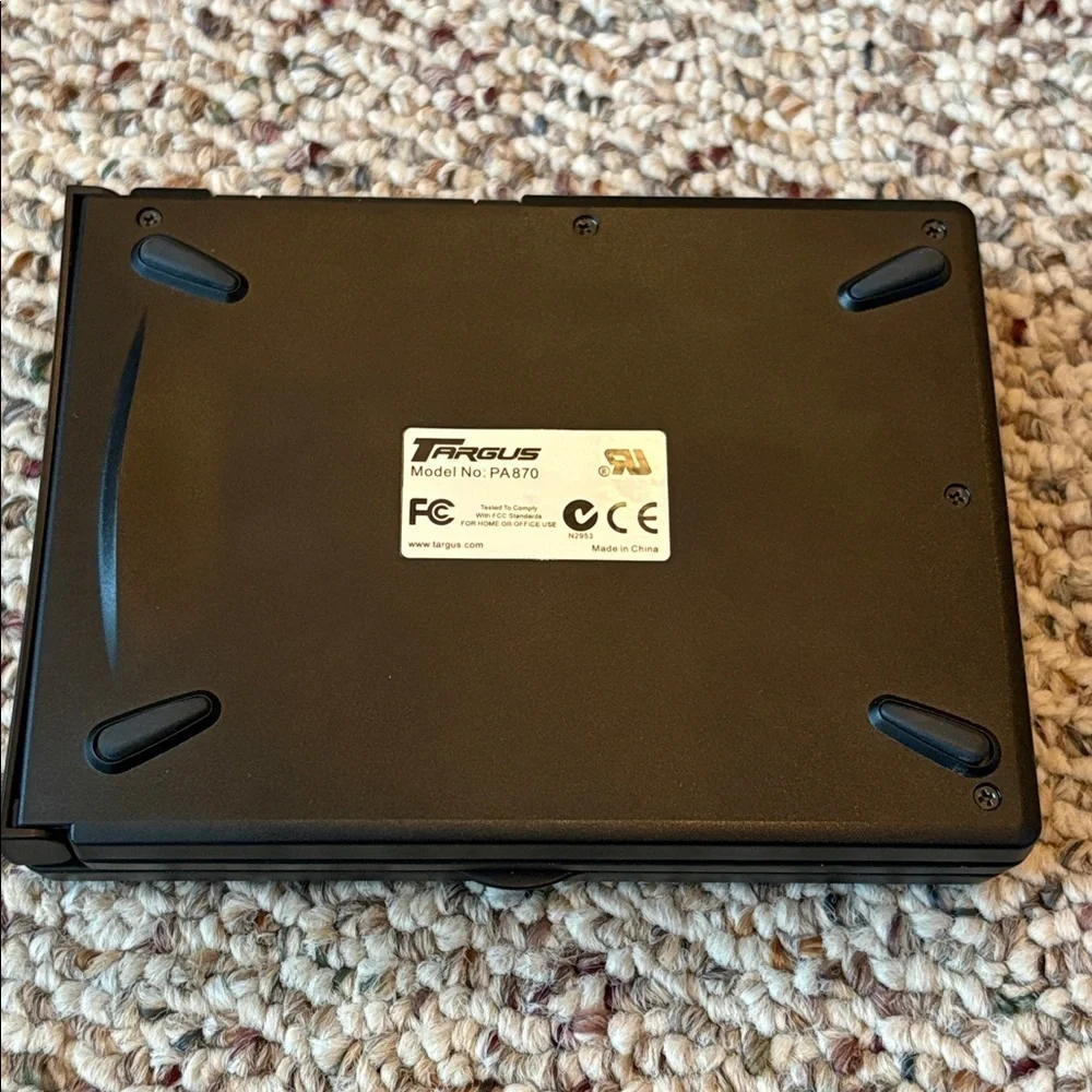 Targus Model PA870 Portable Folding Keyboard. Y2K